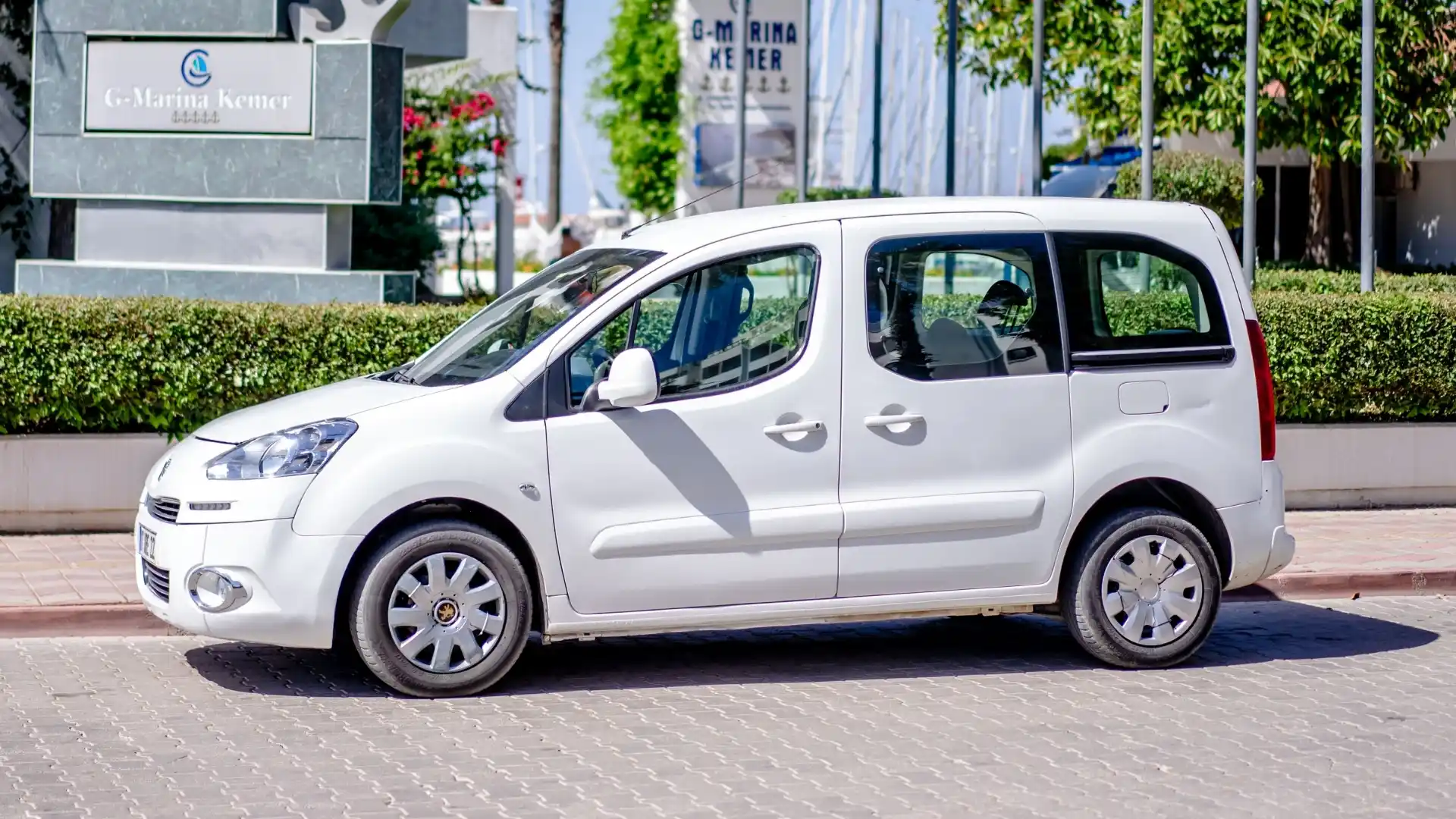 Economy Car Rental YVR Airport